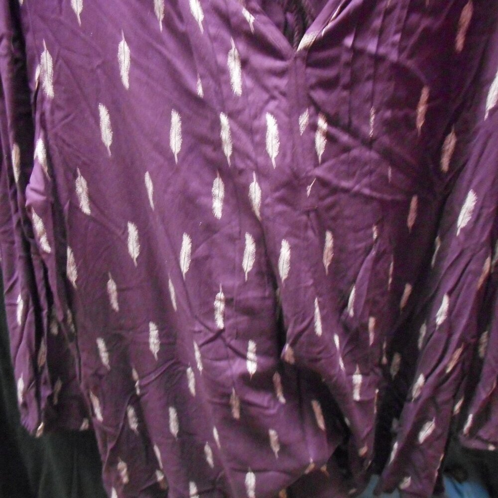 SONOMA - women's top, slight V neck, drawstring on neckline, purple feather fabr - Picture 6 of 12